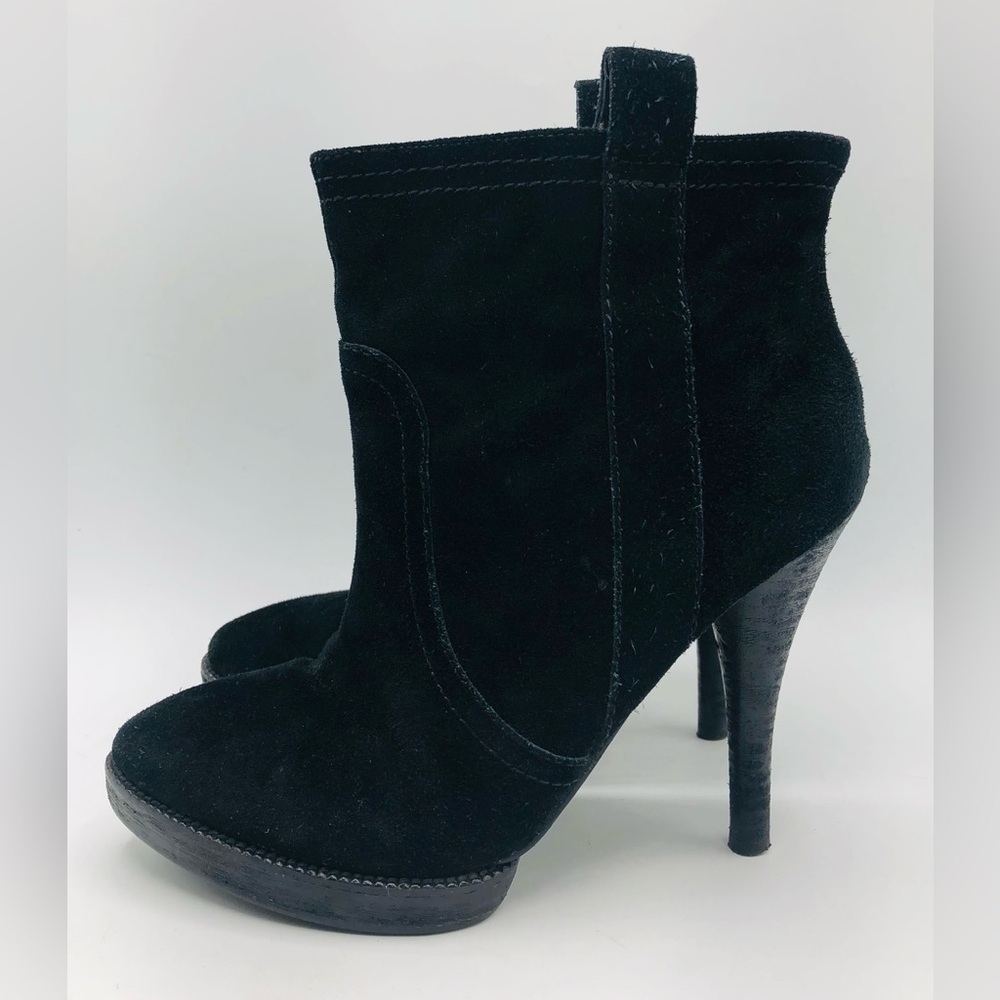 BCBGeneration Black Velvet Suede Stiletto Booties 4.5” Heel Size 7.5B BG-Sandra